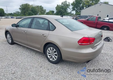 2015 Volkswagen Passat 1.8T Wolfsburg Edition из США, поврежденный, VIN 1VWAT7A37FC004600